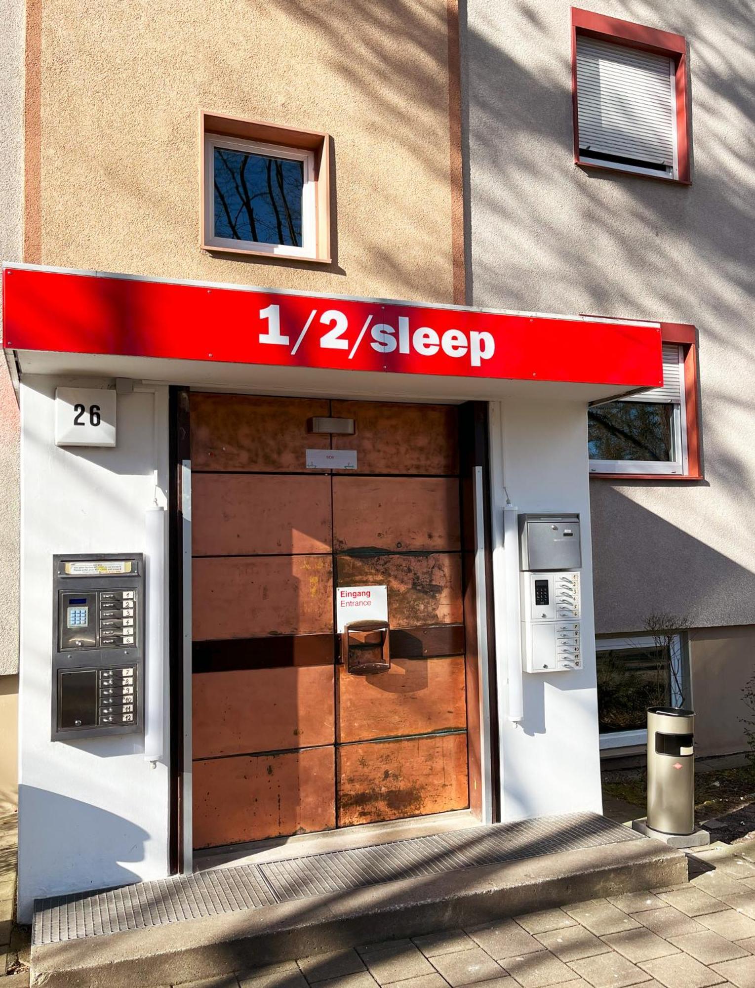 1, 2, Sleep Hostel Nuernberg Messe Exterior foto